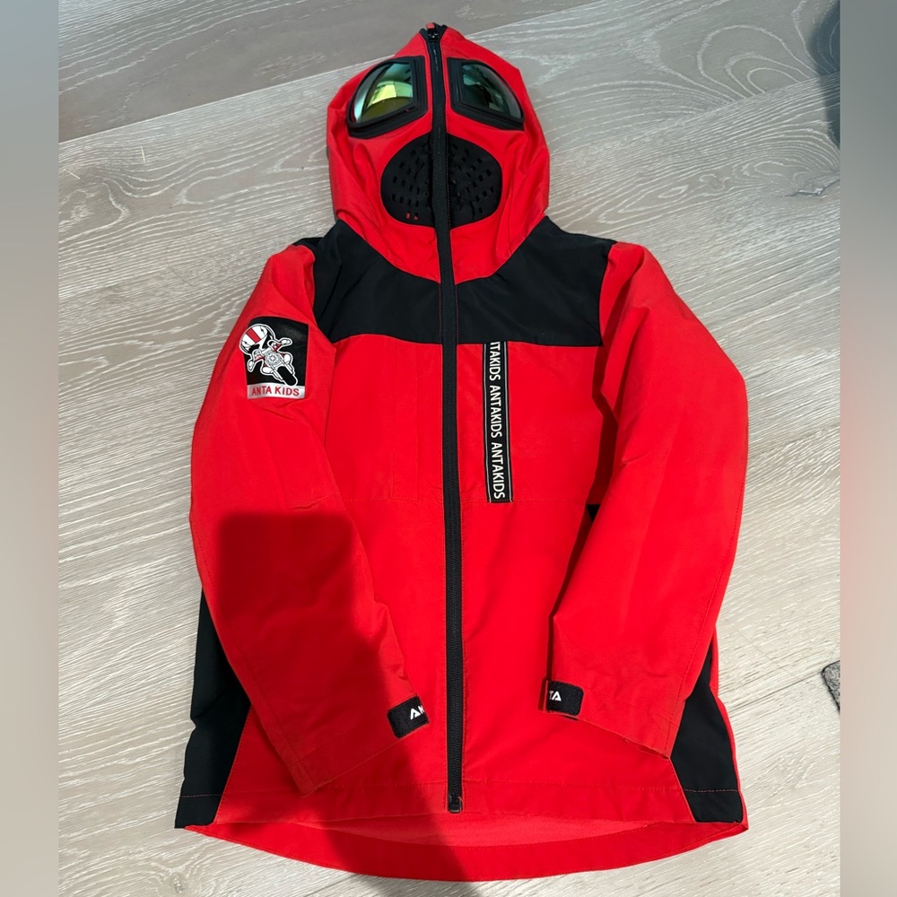 Anta kids Jacket with built in full face mask and sun goggles size 130 (size 8)